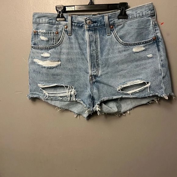 Levi’s shorts - 501 med/light blue button fly cut-off distressed - Picture 2 of 9